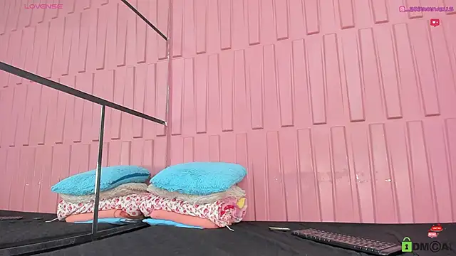 Snapshot of Briana_Wells_ chatting on 03/04/25, 02:42 Briana Wells  online show from 03/04/25, 02:42