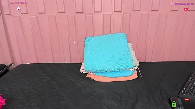 Snapshot of Briana_Wells_ chatting on 03/12/25, 04:24 Briana Wells  online show from 03/12/25, 04:24