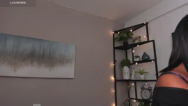 Briana Wells  online show from 04/24/26, 12:29
