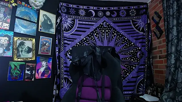 Yourmadame P online show from 11/25/25, 11:49