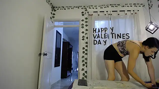 ivonne  hott1 online show from 02/14/26, 08:05