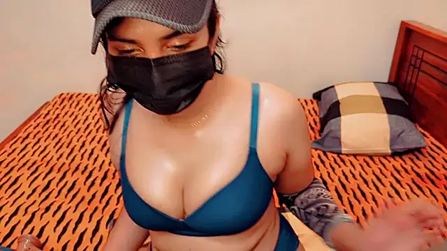 Kiara-Tanvi online show from 02/23/25, 08:33