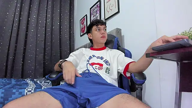 Snapshot of The_skinnyguys chatting on 11/02/25, 10:56 The skinnyguys online show from 11/02/25, 10:56