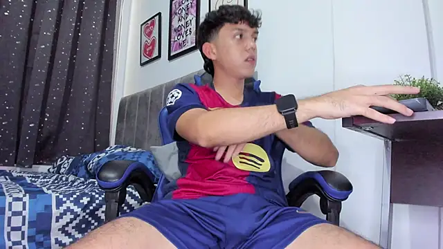 Snapshot of The_skinnyguys chatting on 11/15/25, 10:04 The skinnyguys online show from 11/15/25, 10:04