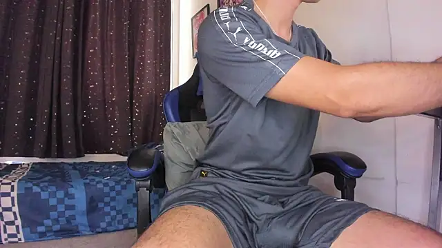 Snapshot of The_skinnyguys chatting on 03/19/26, 09:52 The skinnyguys online show from 03/19/26, 09:52