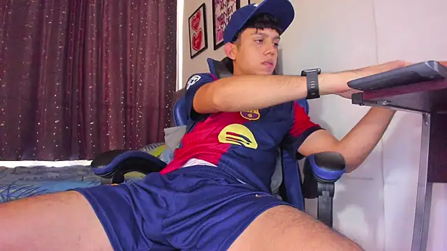 Snapshot of The_skinnyguys chatting on 03/30/26, 09:27 The skinnyguys online show from 03/30/26, 09:27