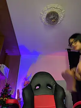 Snapshot of monroe_777 chatting on 01/01/25, 09:17 monroe 777 online show from 01/01/25, 09:17