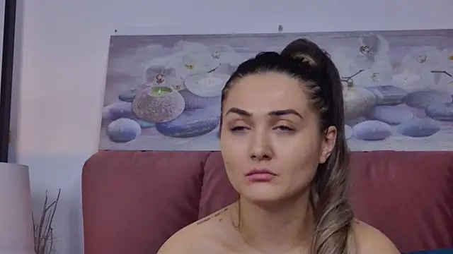 Snapshot of NicolLopeze chatting on 02/23/25, 04:02 NicolLopeze online show from 02/23/25, 04:02