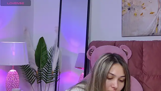 NicolLopeze online show from 11/20/25, 03:34