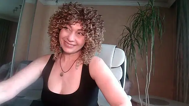 Roxolana Drim online show from 04/04/26, 08:45