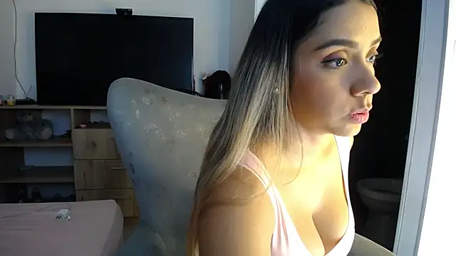 Snapshot of natalie_fox23 chatting on 01/22/25, 04:55 natalie fox23 online show from 01/22/25, 04:55