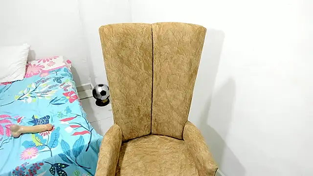 Snapshot of sofiapaola chatting on 12/14/24, 04:01 sofiapaola online show from 12/14/24, 04:01