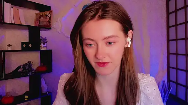 Snapshot of KateCuddle chatting on 12/10/24, 02:16 KateCuddle online show from 12/10/24, 02:16