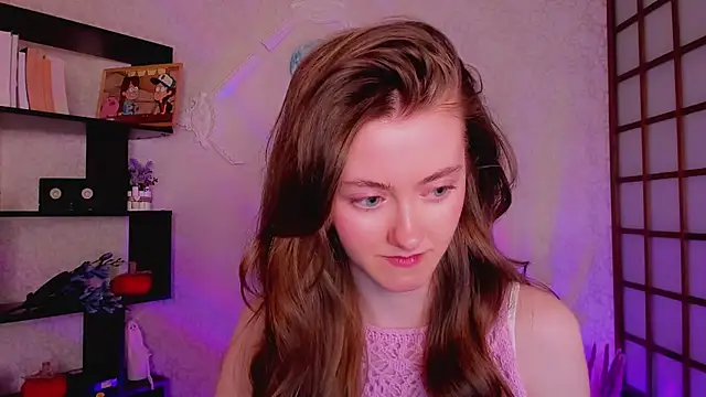 Snapshot of KateCuddle chatting on 12/19/24, 05:29 KateCuddle online show from 12/19/24, 05:29