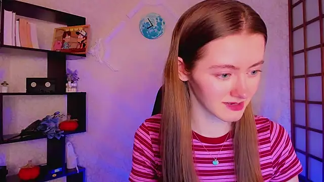 Snapshot of KateCuddle chatting on 12/23/24, 08:00 KateCuddle online show from 12/23/24, 08:00