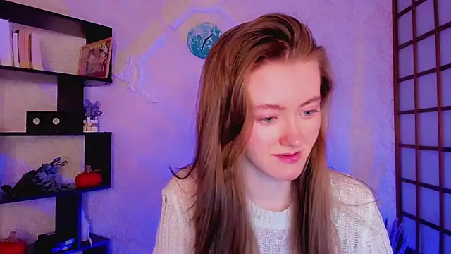 Snapshot of KateCuddle chatting on 12/24/24, 02:21 KateCuddle online show from 12/24/24, 02:21