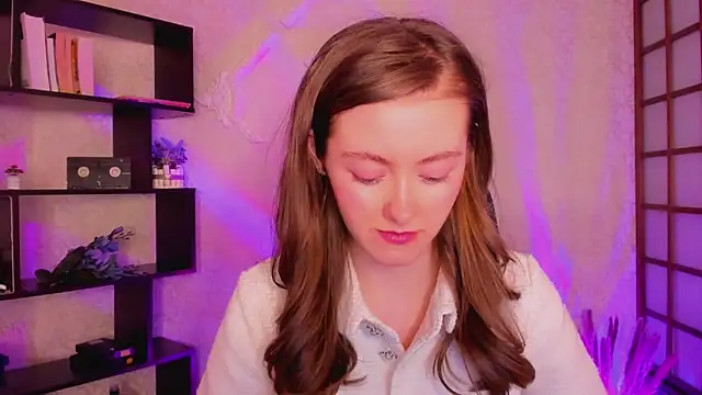 Snapshot of KateCuddle chatting on 12/26/24, 02:22 KateCuddle online show from 12/26/24, 02:22