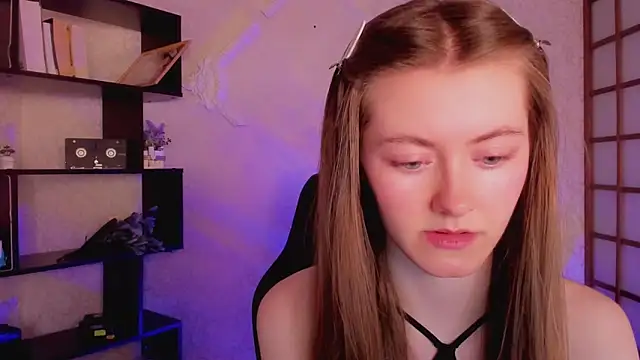 Snapshot of KateCuddle chatting on 01/17/25, 02:18 KateCuddle online show from 01/17/25, 02:18