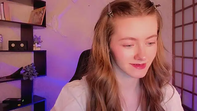 Snapshot of KateCuddle chatting on 01/21/25, 02:11 KateCuddle online show from 01/21/25, 02:11