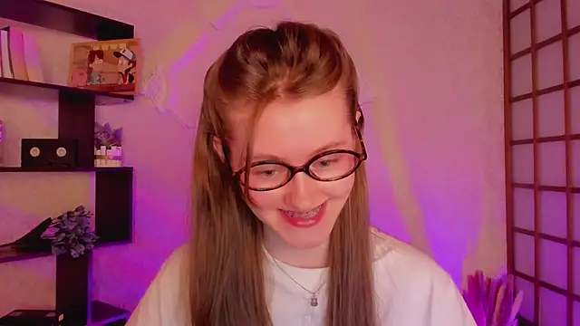 Snapshot of KateCuddle chatting on 01/23/25, 02:23 KateCuddle online show from 01/23/25, 02:23