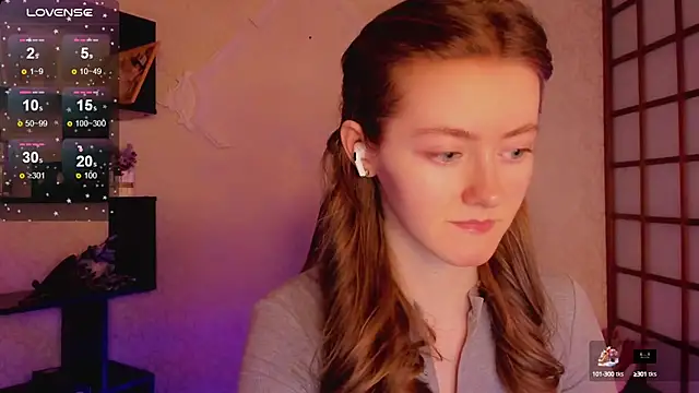 Snapshot of KateCuddle chatting on 02/13/25, 02:12 KateCuddle online show from 02/13/25, 02:12