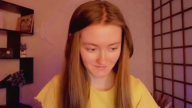 Snapshot of KateCuddle chatting on 02/18/25, 05:09 KateCuddle online show from 02/18/25, 05:09