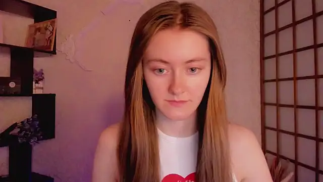 Snapshot of KateCuddle chatting on 02/19/25, 05:27 KateCuddle online show from 02/19/25, 05:27