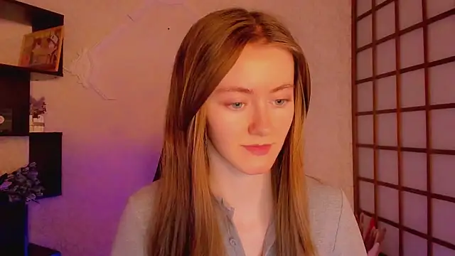 Snapshot of KateCuddle chatting on 02/21/25, 02:17 KateCuddle online show from 02/21/25, 02:17