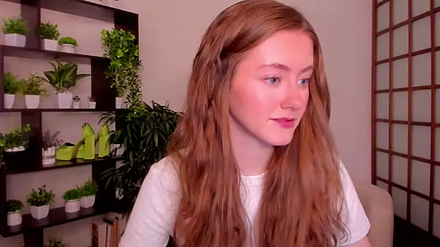 Snapshot of KateCuddle chatting on 09/10/25, 02:44 KateCuddle online show from 09/10/25, 02:44