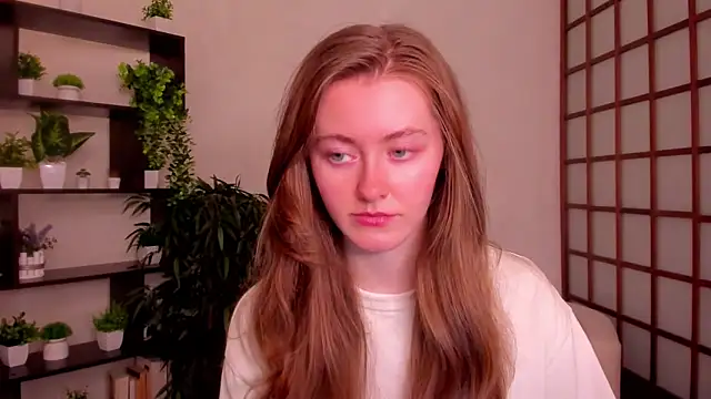 Snapshot of KateCuddle chatting on 09/16/25, 02:12 KateCuddle online show from 09/16/25, 02:12