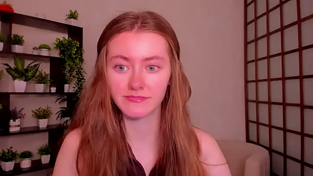 Snapshot of KateCuddle chatting on 09/25/25, 02:48 KateCuddle online show from 09/25/25, 02:48