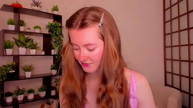 Snapshot of KateCuddle chatting on 10/15/25, 02:22 KateCuddle online show from 10/15/25, 02:22