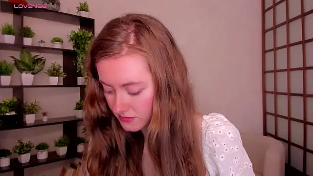 Snapshot of KateCuddle chatting on 10/22/25, 02:45 KateCuddle online show from 10/22/25, 02:45