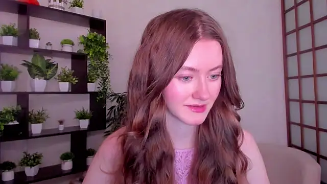 Snapshot of KateCuddle chatting on 11/24/25, 02:33 KateCuddle online show from 11/24/25, 02:33