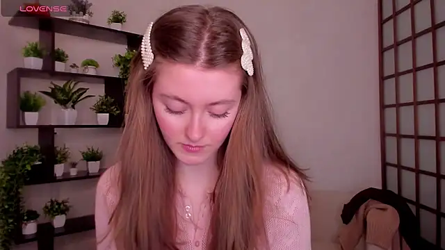 Snapshot of KateCuddle chatting on 02/04/26, 03:01 KateCuddle online show from 02/04/26, 03:01