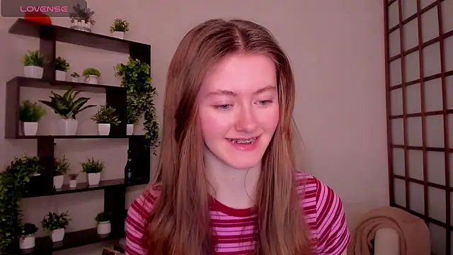 Snapshot of KateCuddle chatting on 02/05/26, 02:49 KateCuddle online show from 02/05/26, 02:49