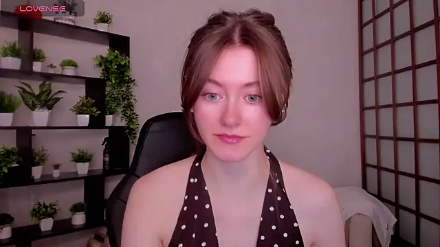 Snapshot of KateCuddle chatting on 02/10/26, 02:37 KateCuddle online show from 02/10/26, 02:37