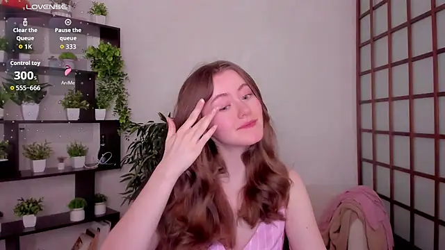 Snapshot of KateCuddle chatting on 02/20/26, 06:26 KateCuddle online show from 02/20/26, 06:26