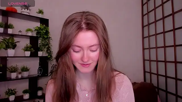 Snapshot of KateCuddle chatting on 02/25/26, 03:05 KateCuddle online show from 02/25/26, 03:05