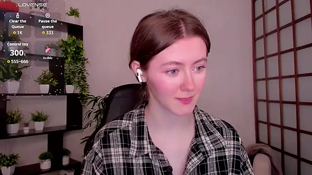 Snapshot of KateCuddle chatting on 03/17/26, 03:00 KateCuddle online show from 03/17/26, 03:00