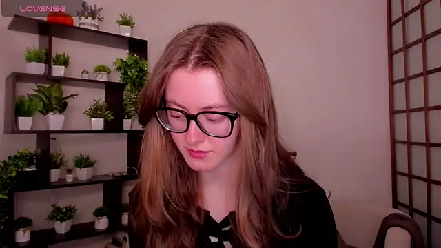 Snapshot of KateCuddle chatting on 03/24/26, 02:38 KateCuddle online show from 03/24/26, 02:38