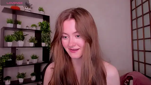 Snapshot of KateCuddle chatting on 04/02/26, 02:31 KateCuddle online show from 04/02/26, 02:31