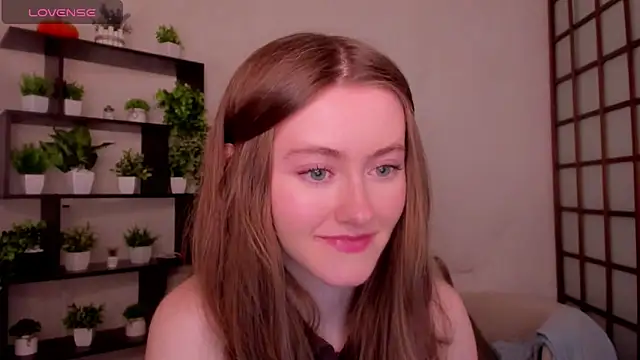 Snapshot of KateCuddle chatting on 04/03/26, 02:53 KateCuddle online show from 04/03/26, 02:53