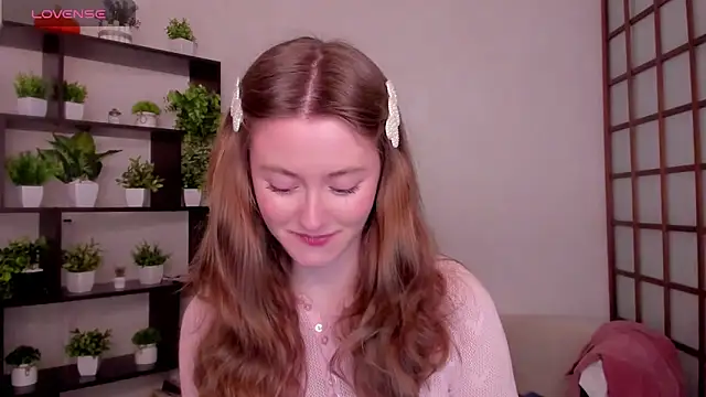 Snapshot of KateCuddle chatting on 04/06/26, 02:53 KateCuddle online show from 04/06/26, 02:53