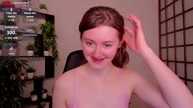 Snapshot of KateCuddle chatting on 04/09/26, 06:19 KateCuddle online show from 04/09/26, 06:19