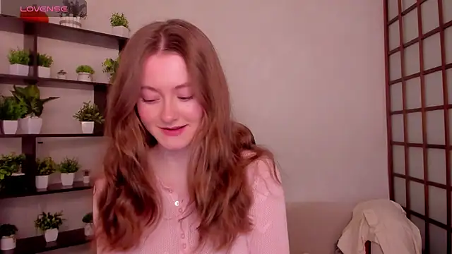 Snapshot of KateCuddle chatting on 04/21/26, 03:02 KateCuddle online show from 04/21/26, 03:02