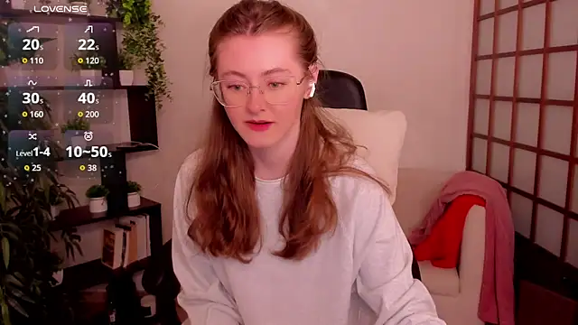 Snapshot of KateCuddle chatting on 05/18/26, 04:07 KateCuddle online show from 05/18/26, 04:07