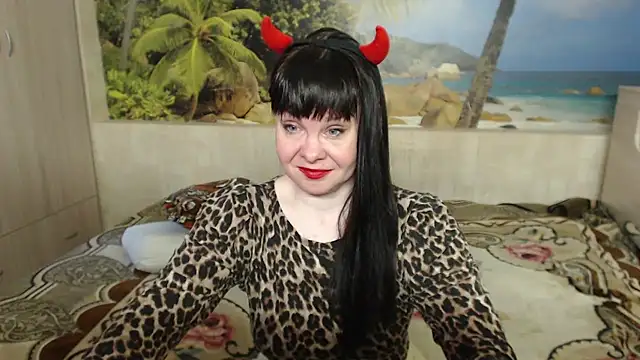 Snapshot of Aphelandra chatting on 02/19/25, 12:00 Aphelandra online show from 02/19/25, 12:00