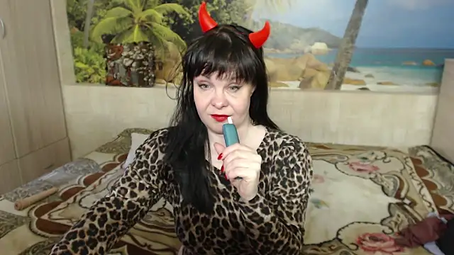 Snapshot of Aphelandra chatting on 03/18/25, 10:03 Aphelandra online show from 03/18/25, 10:03