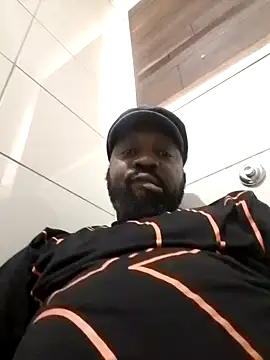 Snapshot of TYGER999 chatting on 02/08/25, 12:39 TYGER999 online show from 02/08/25, 12:39